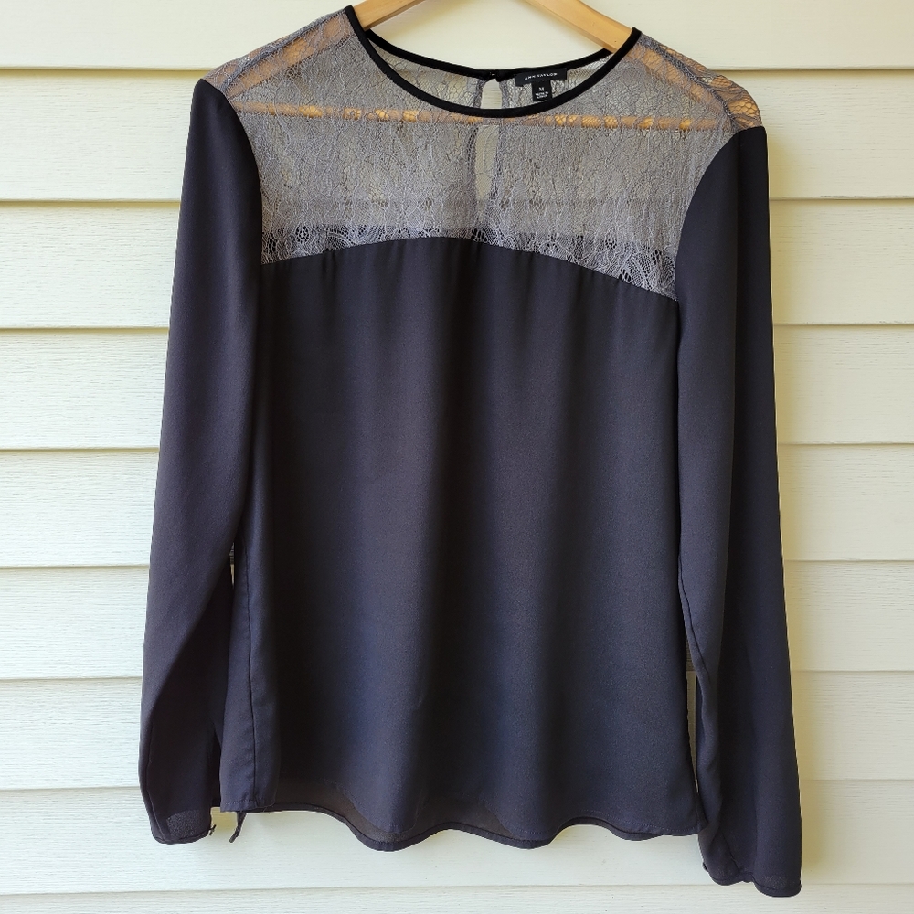 Ann Taylor long sleeve womans Blouse Black w/ Grey Lace Size: Medium